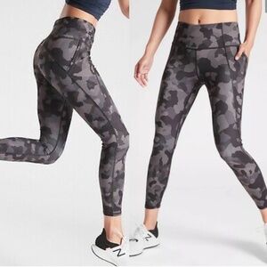 Athleta Lightning Camp 7/8 Tight Women’s Leggings Size XS With Pockets